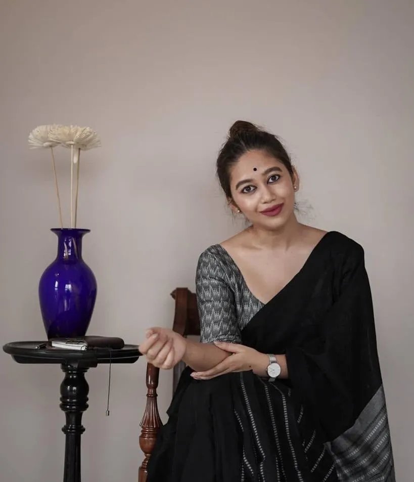Amiable Black Soft Silk Saree With Propinquity Blouse Piece