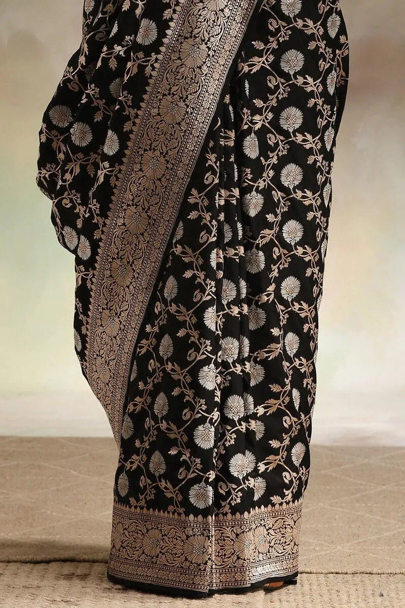 Dissemble Black Soft Silk Saree With Ebullience Blouse Pieced