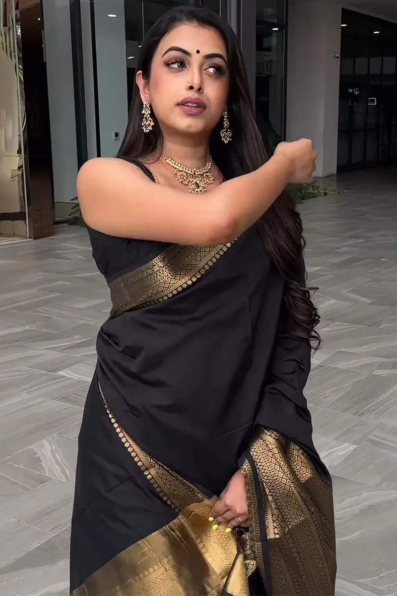 Evanescent Black Soft Silk Saree With Imbrication Blouse Piece