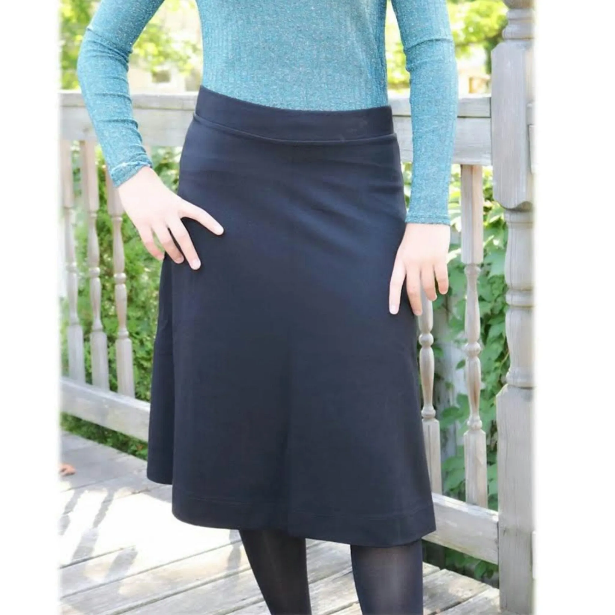 Ponti Ivee Aline Skirt: Black 25"