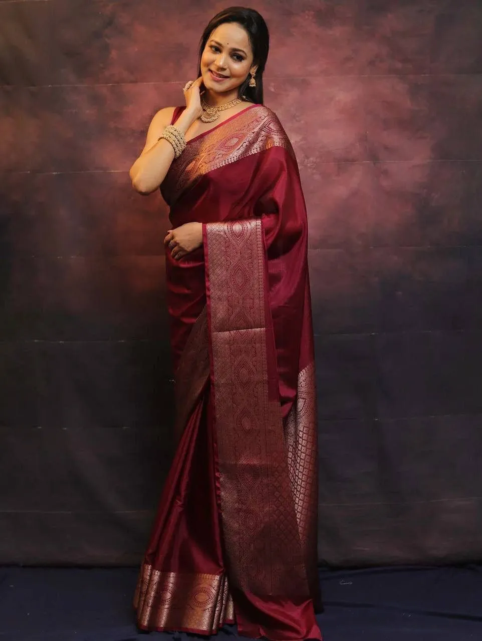 Splendiferous Maroon Soft Silk Saree With Exuberant Blouse Piece