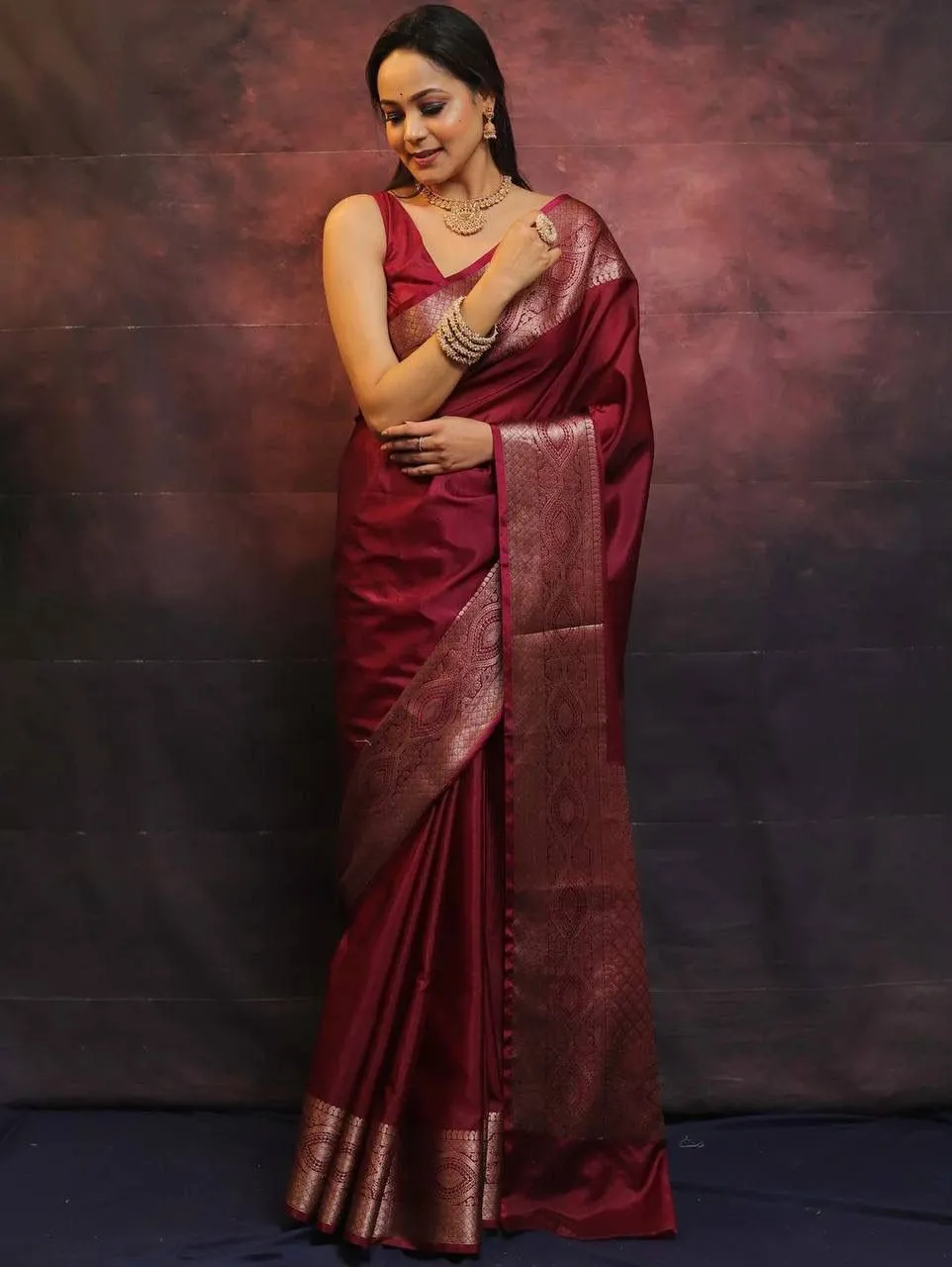 Splendiferous Maroon Soft Silk Saree With Exuberant Blouse Piece
