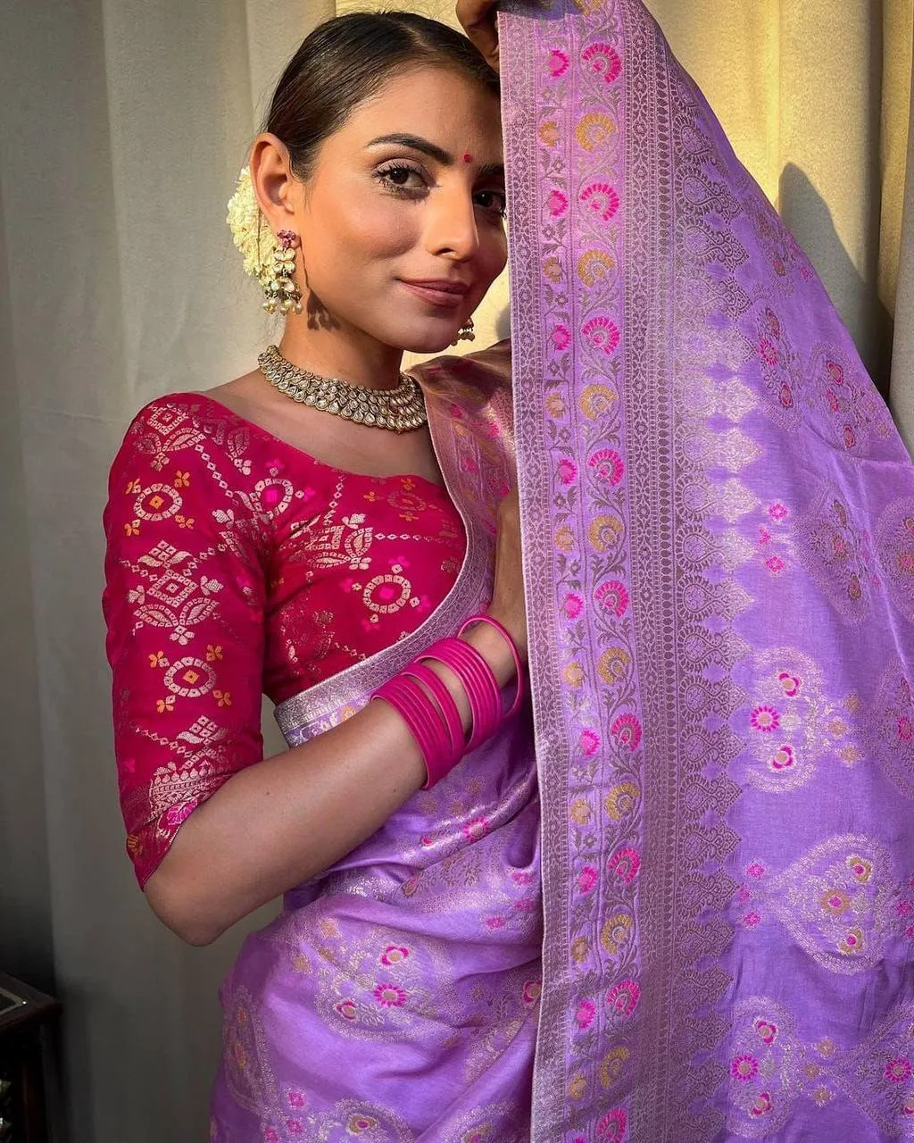 Susurrous Lavender Soft Silk Saree With Beautiful Blouse Piece