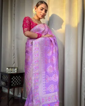 Susurrous Lavender Soft Silk Saree With Beautiful Blouse Piece