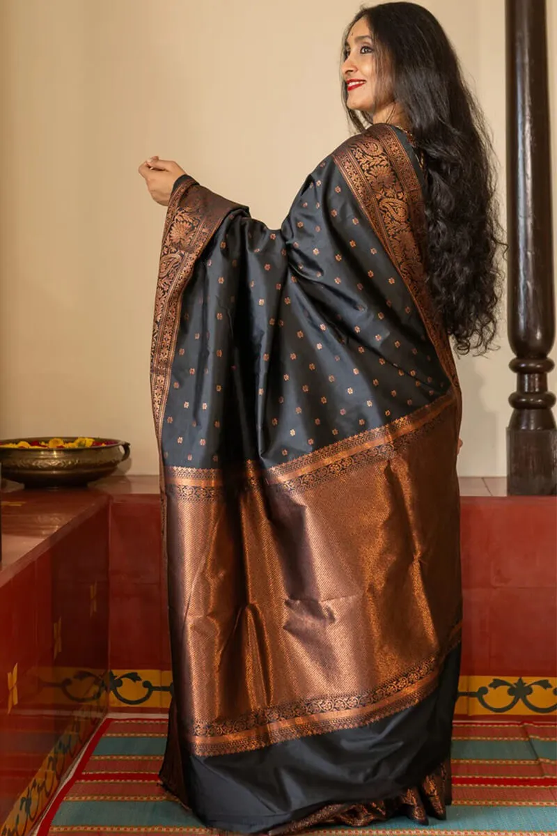 Unique Black Soft Silk Saree With Ideal Blouse Piece